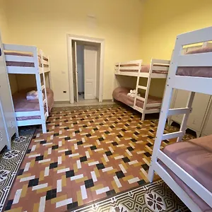 Hostel A I R H1o, Napoli